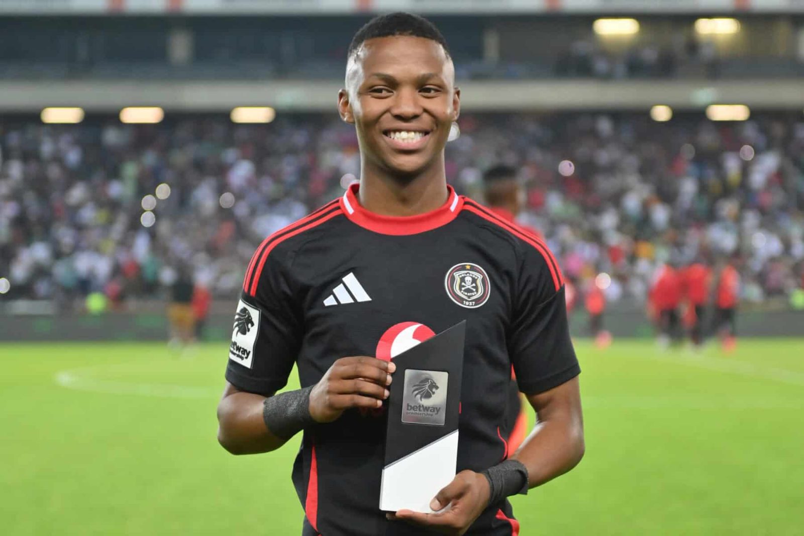Mohau Nkota returns to Orlando Pirates in shock loan move